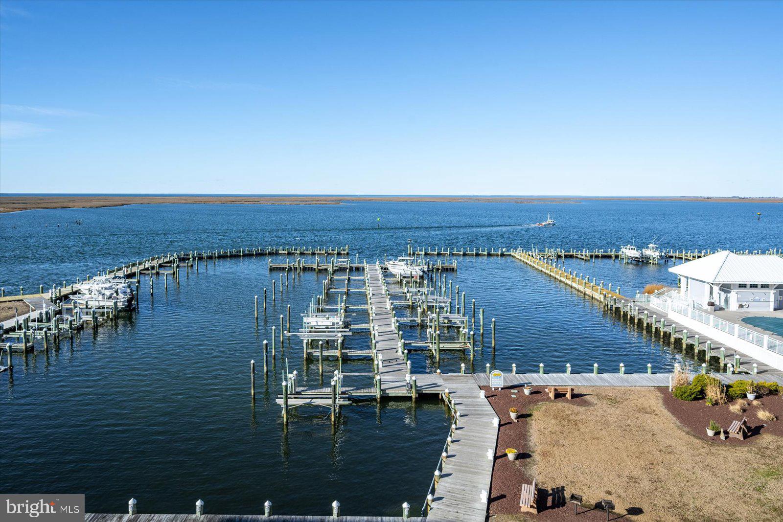 HARBOUR LIGHT CONDOS - Residential