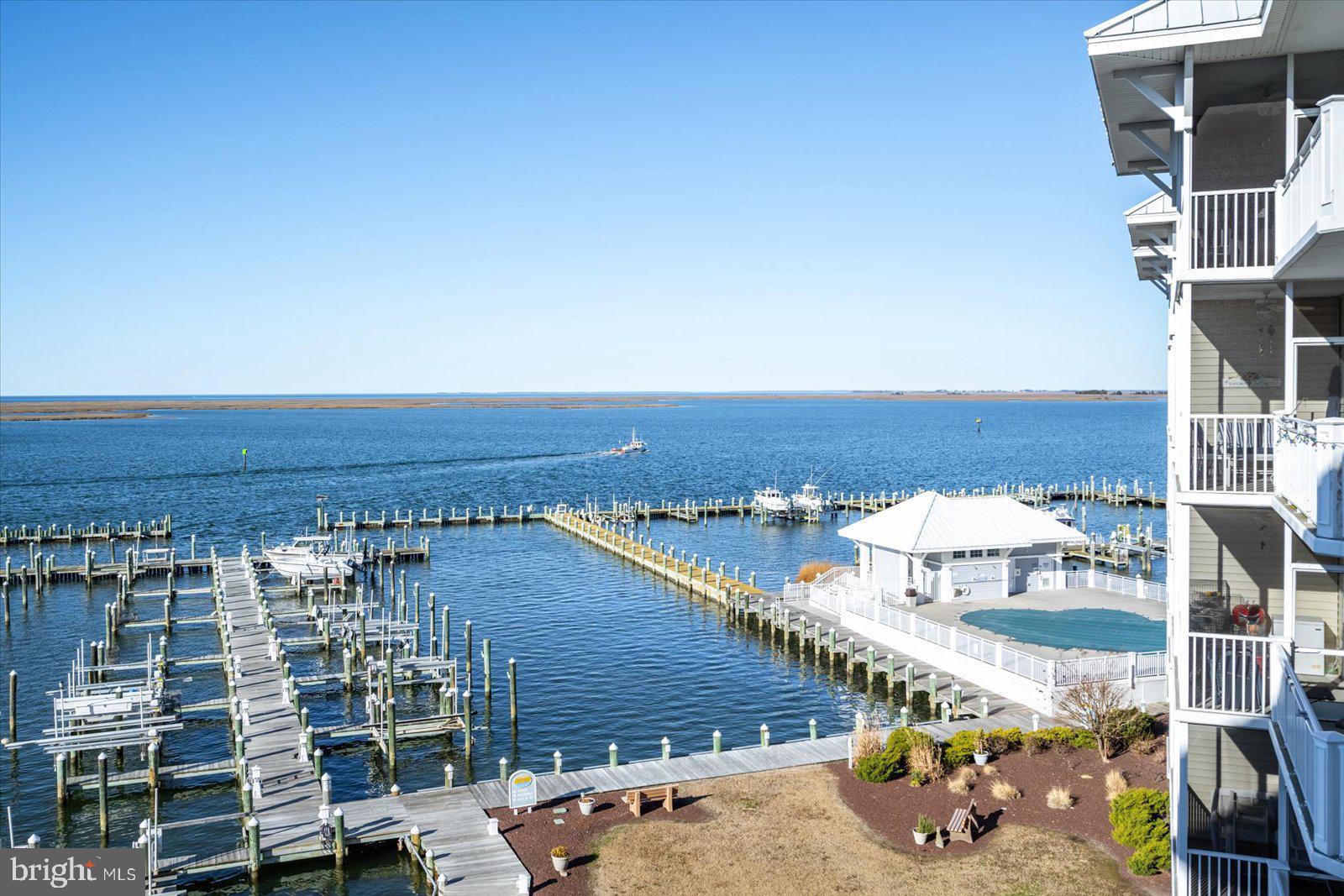 HARBOUR LIGHT CONDOS - Residential