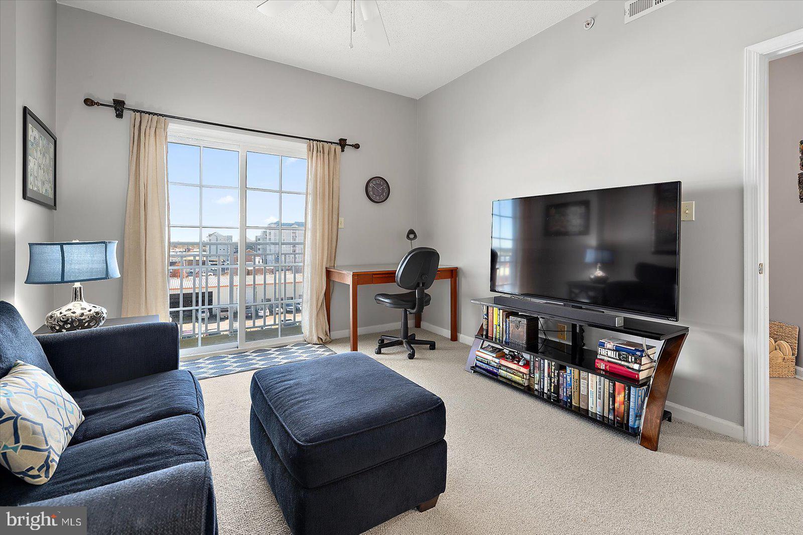 HARBOUR LIGHT CONDOS - Residential