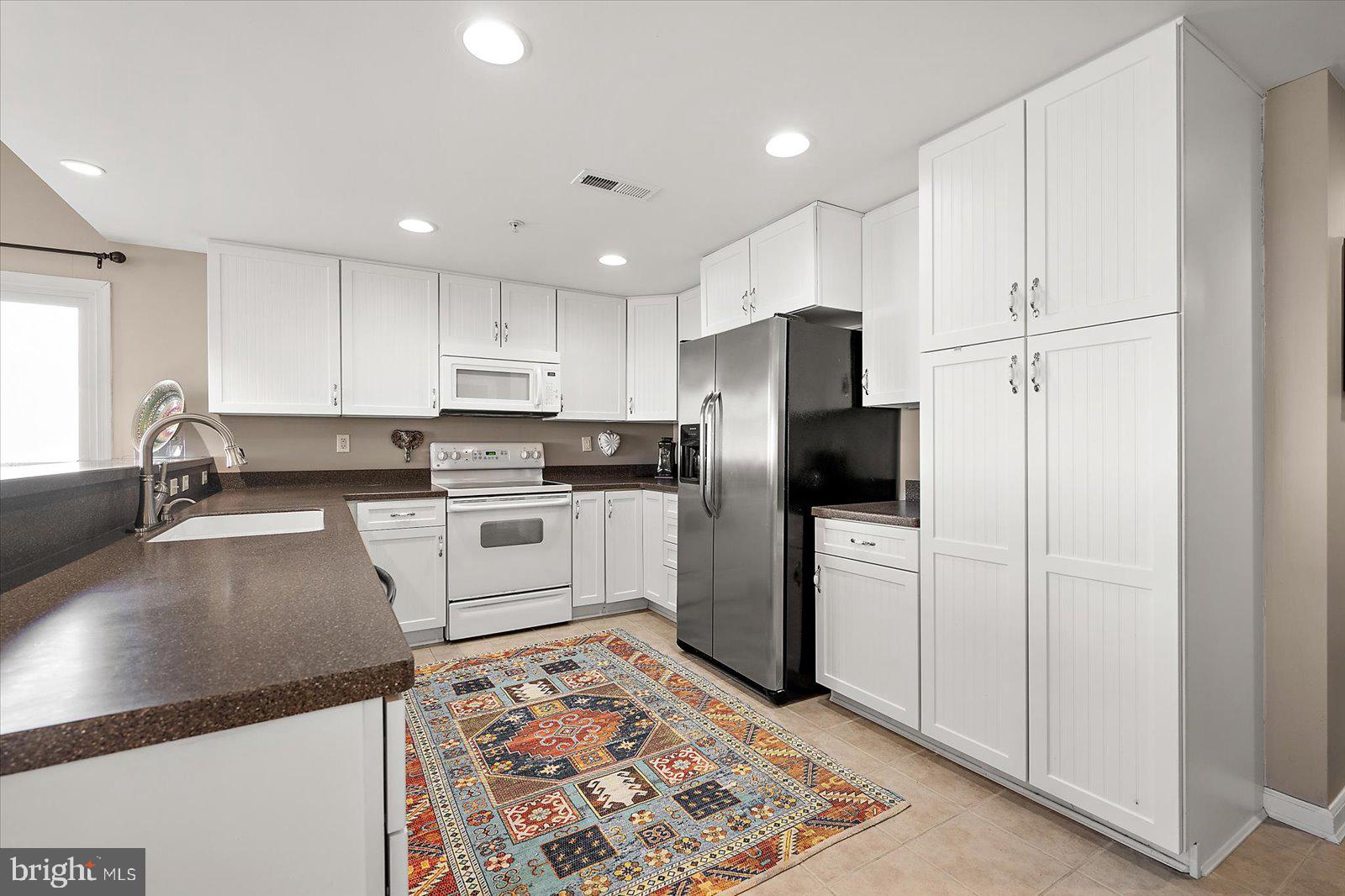 HARBOUR LIGHT CONDOS - Residential