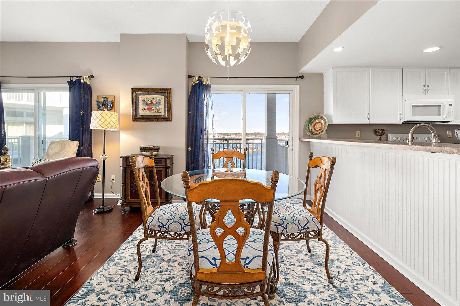 HARBOUR LIGHT CONDOS - Residential