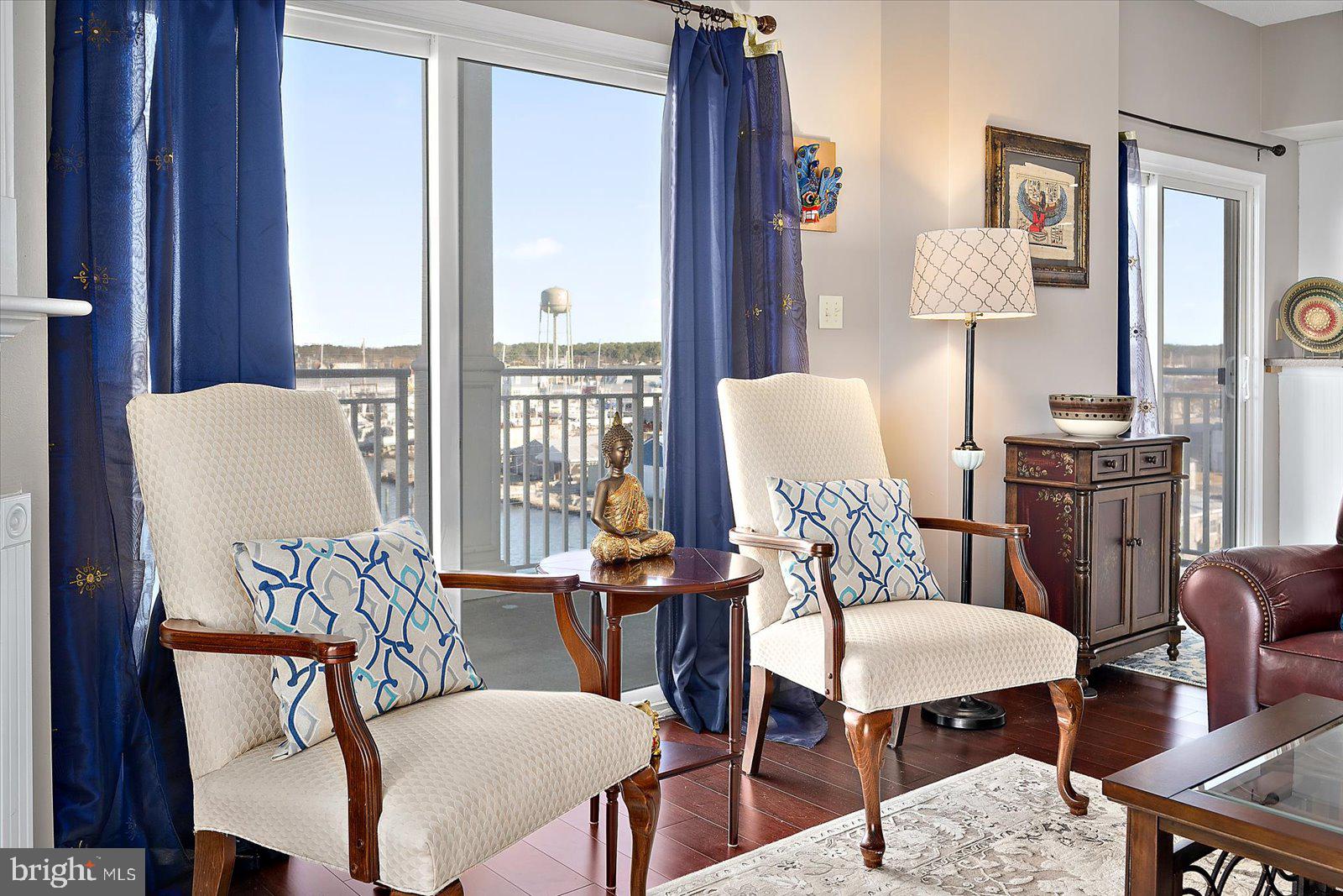 HARBOUR LIGHT CONDOS - Residential