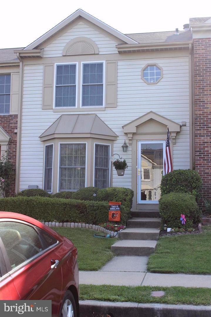 Great rental opportunity in Southfield at White Marsh! Conveniently located near 95, 695, and 43. Features 3 bedrooms plus fully finished lower level. Rear deck and fenced rear yard. Pets considered on case by case basis. no smoking. minimum one year lease. security deposit is $1800. Sorry no vouchers