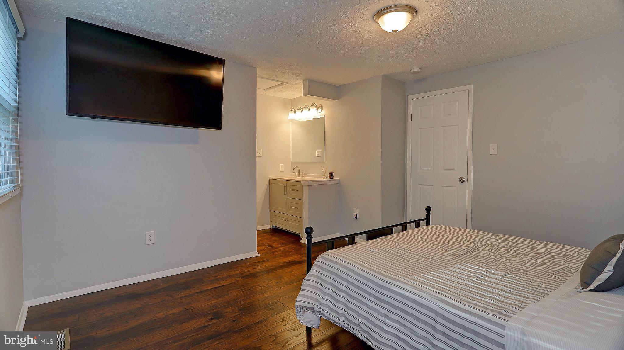 WESTHAMPTON TOWNHOUSES P - Residential