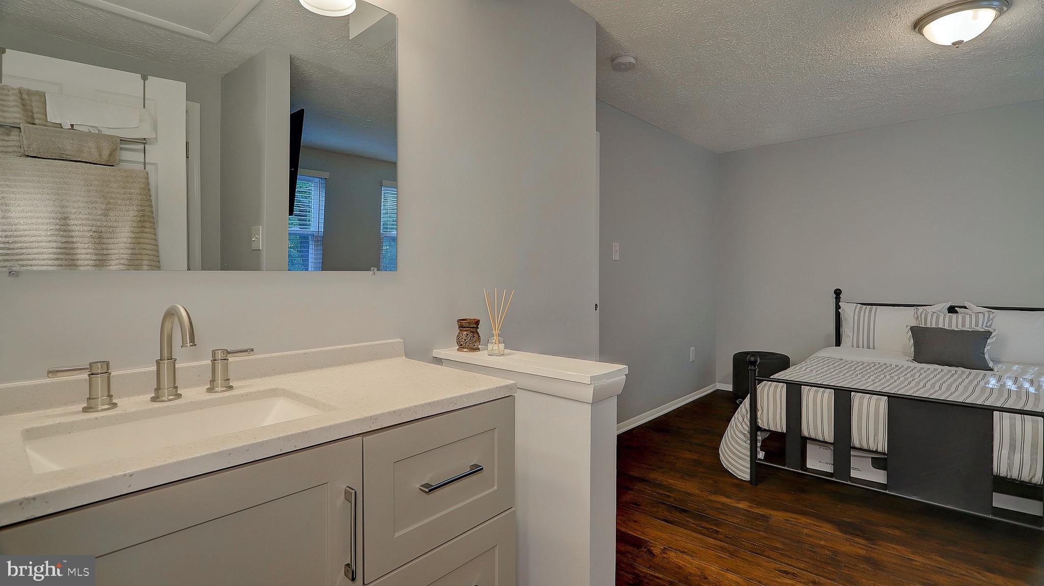 WESTHAMPTON TOWNHOUSES P - Residential