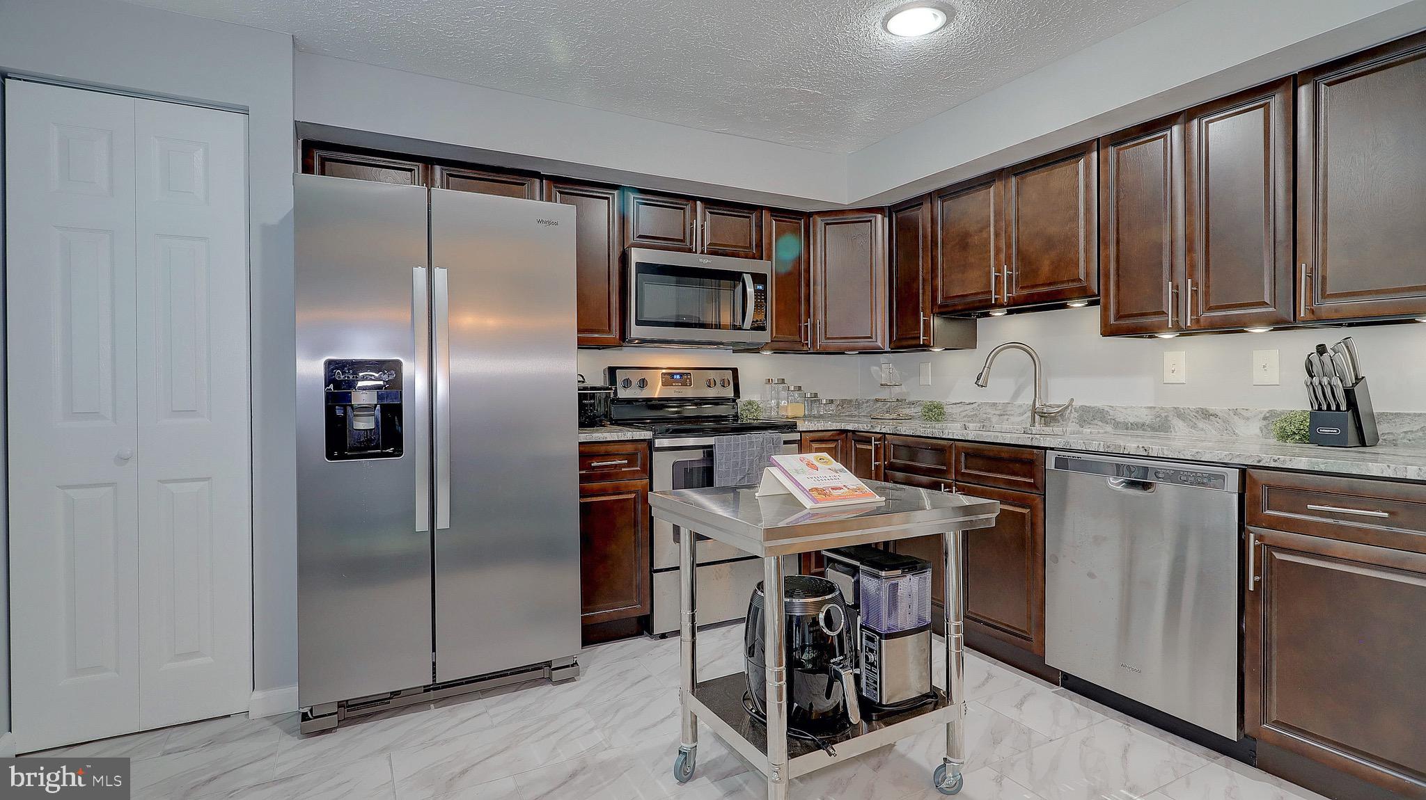 WESTHAMPTON TOWNHOUSES P - Residential