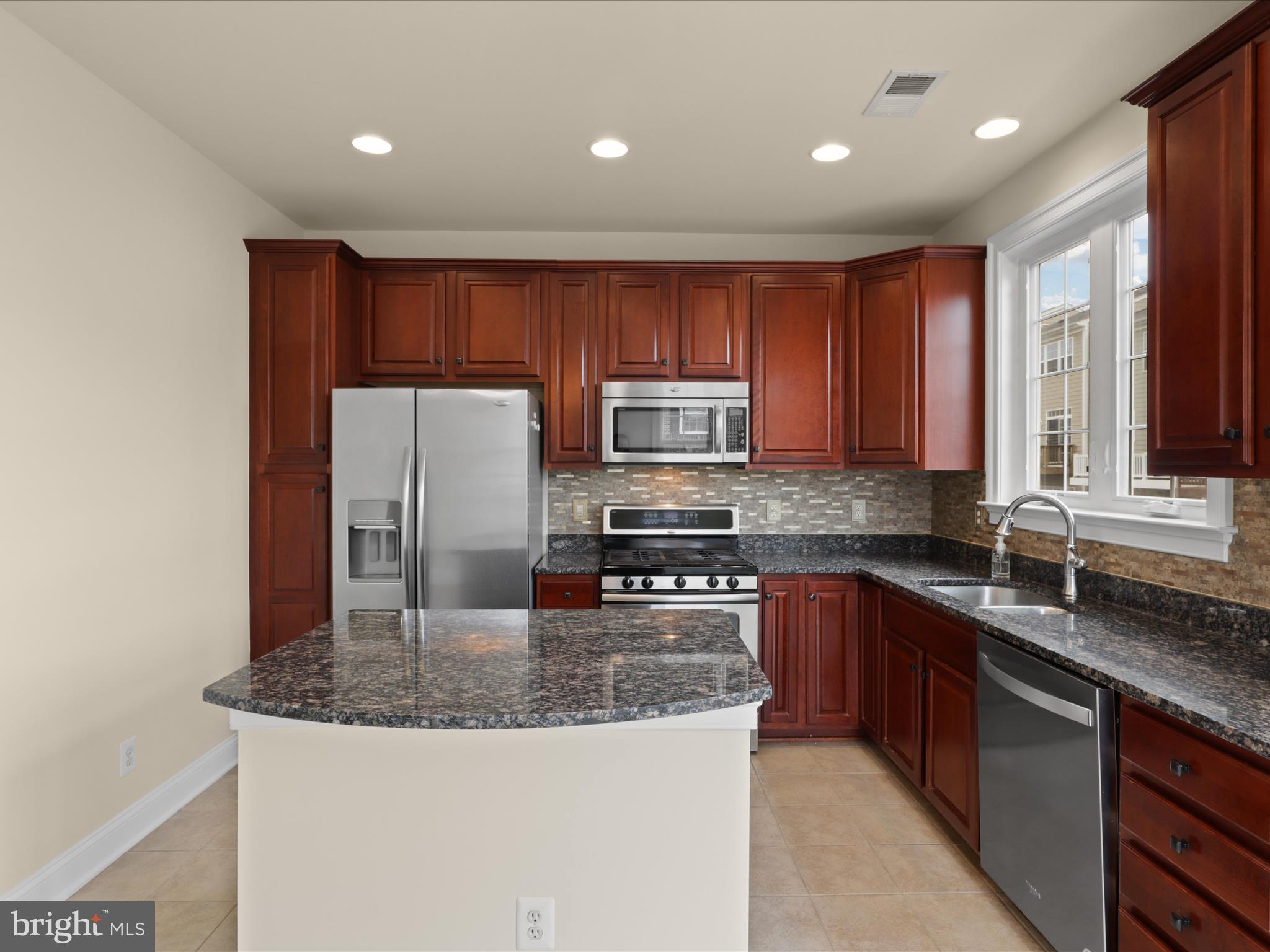 GOOSE CREEK VILLAGE NORTH - Residential