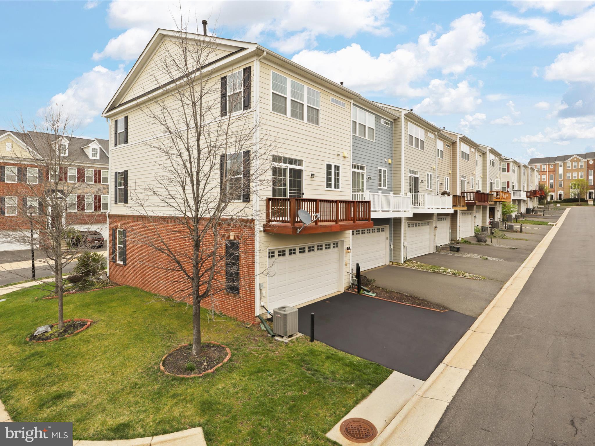 GOOSE CREEK VILLAGE NORTH - Residential