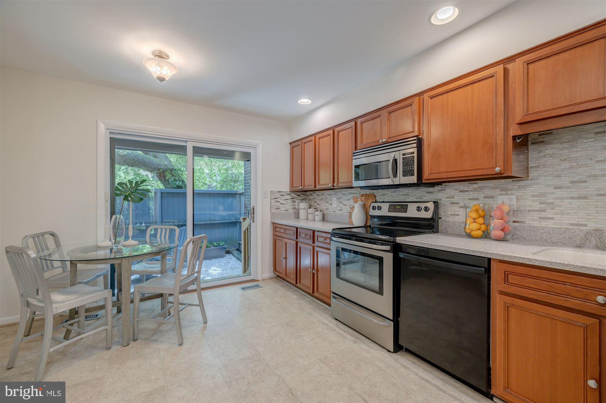 RESTON - Residential