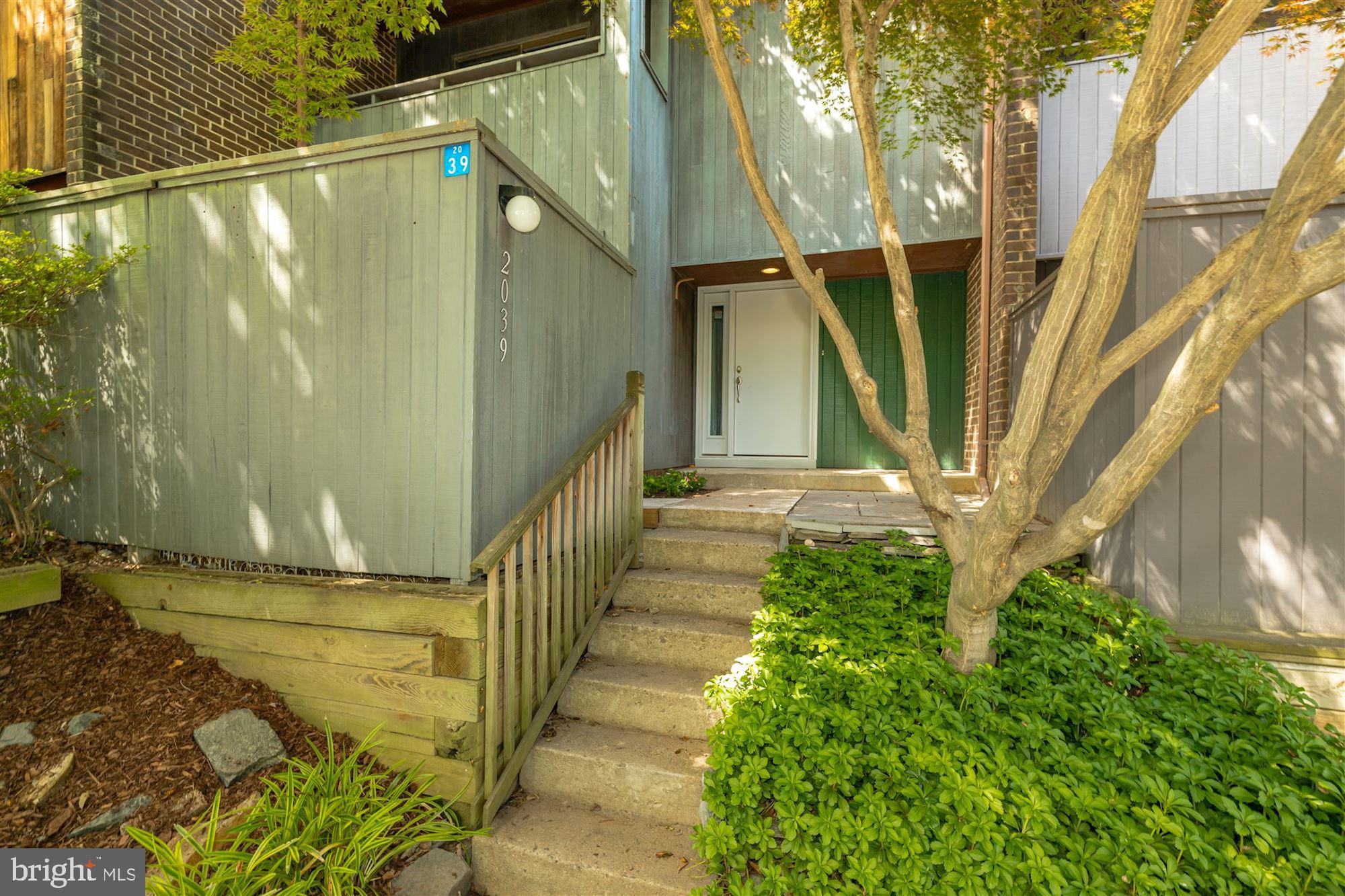 RESTON - Residential