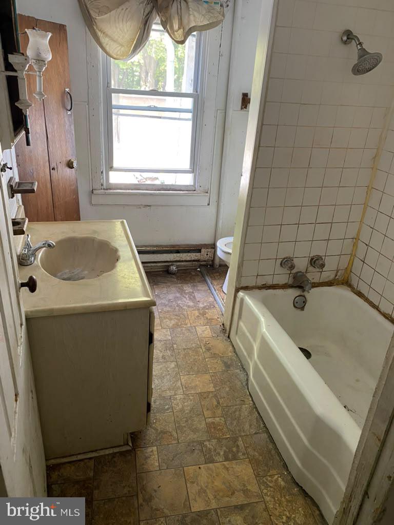 308 E ELM STREET