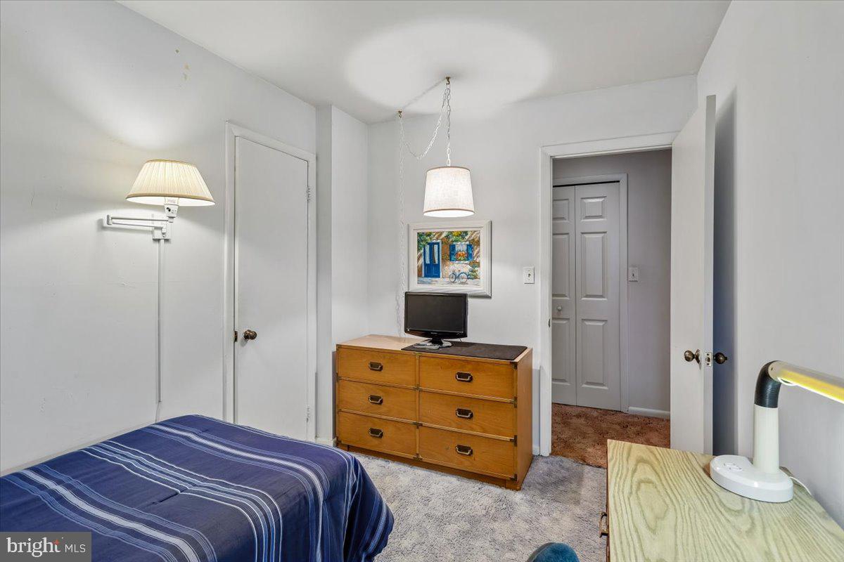 BROOKEVILLE KNOLLS - Residential