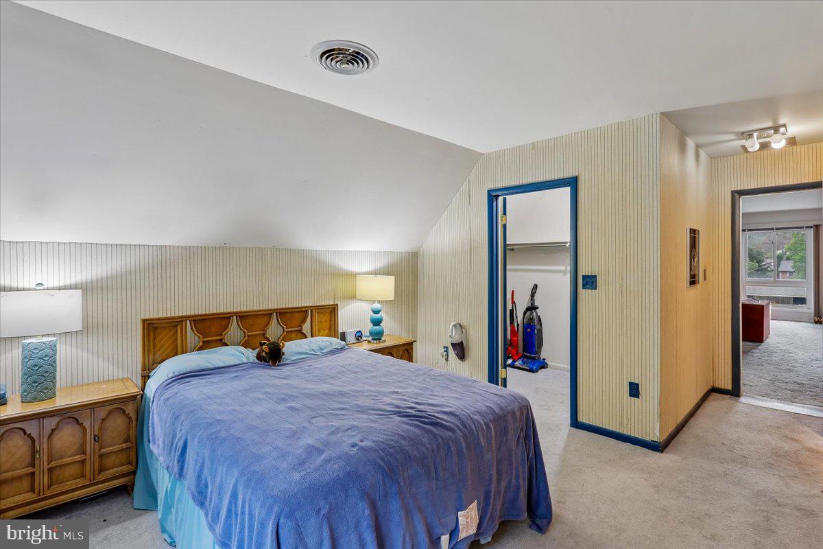 BROOKEVILLE KNOLLS - Residential