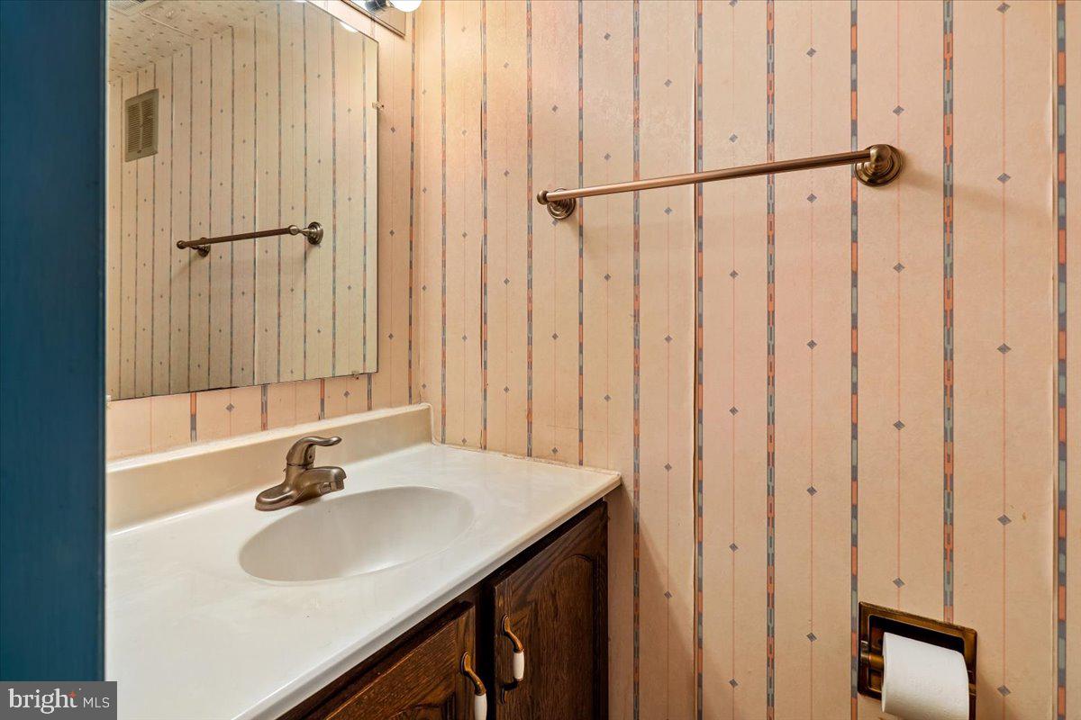 BROOKEVILLE KNOLLS - Residential