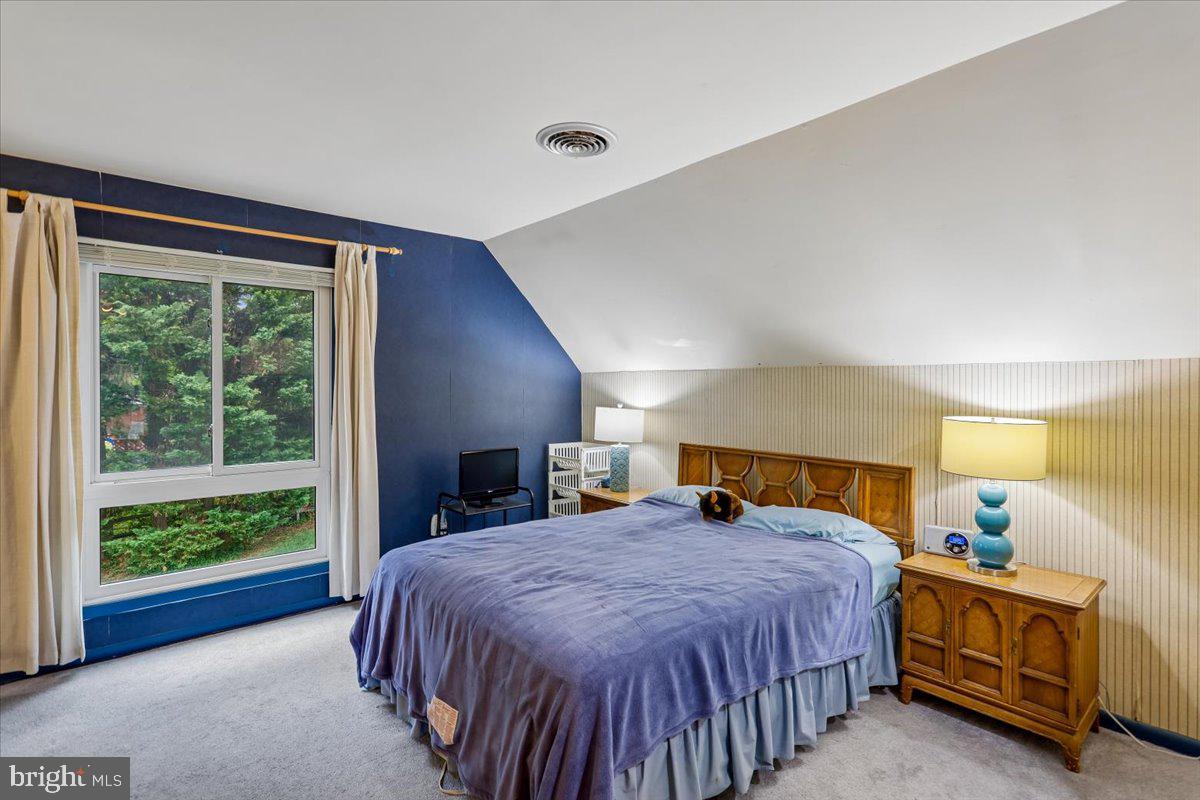 BROOKEVILLE KNOLLS - Residential