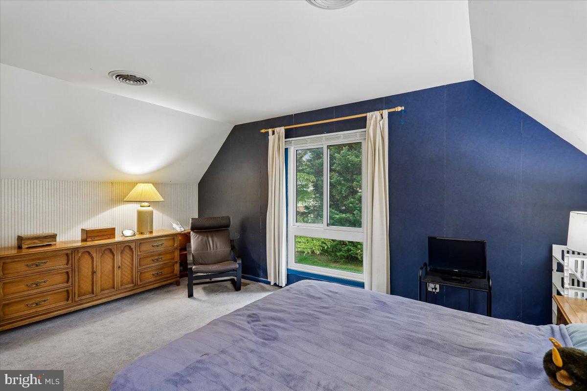BROOKEVILLE KNOLLS - Residential