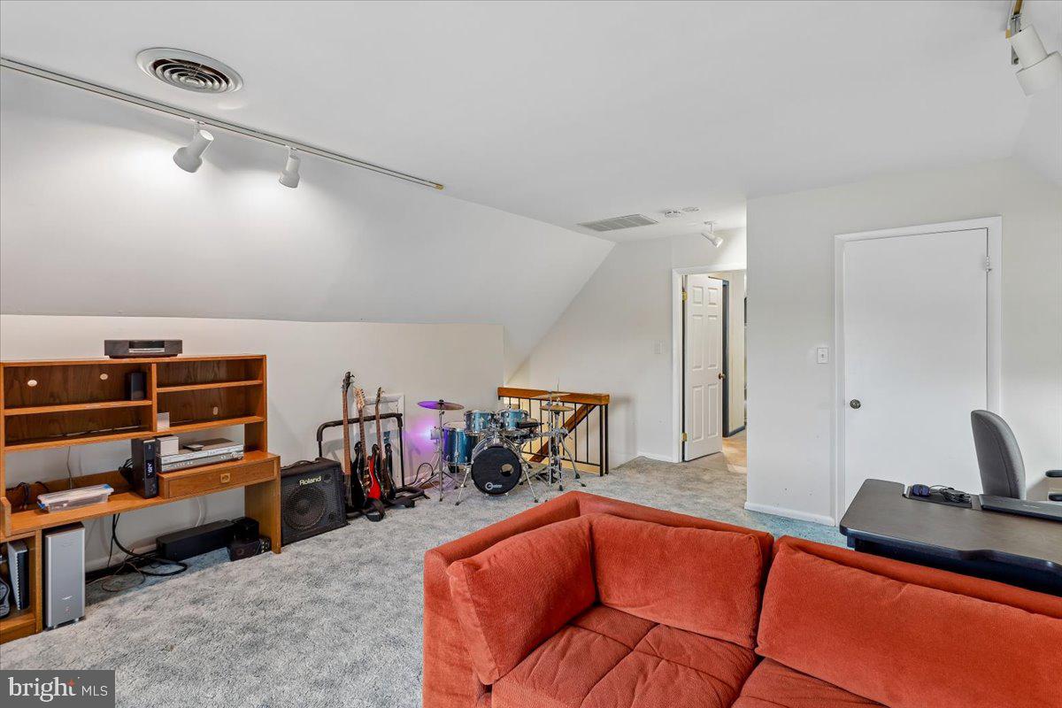 BROOKEVILLE KNOLLS - Residential