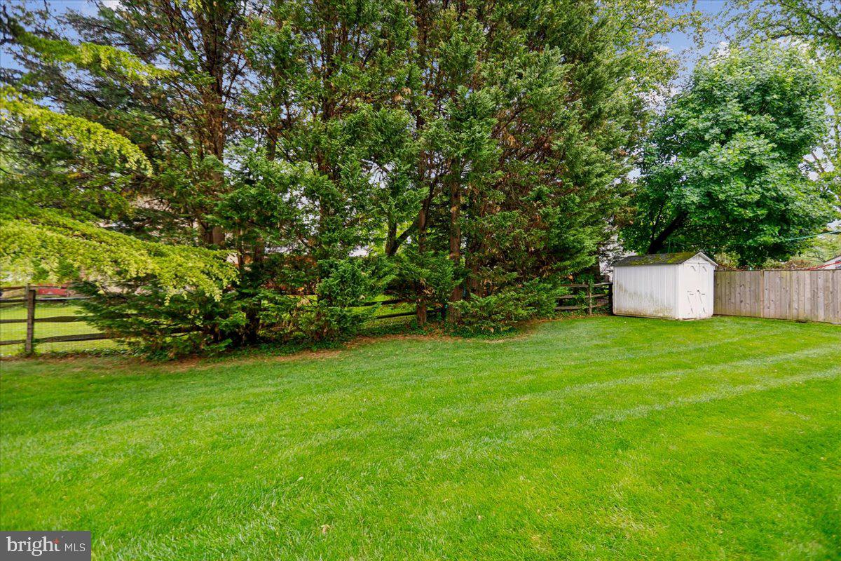 BROOKEVILLE KNOLLS - Residential