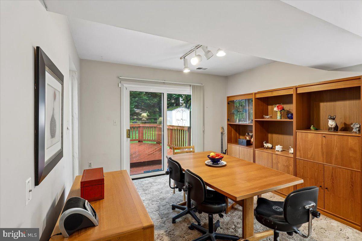 BROOKEVILLE KNOLLS - Residential