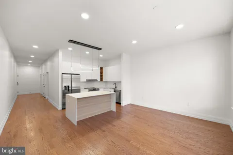 MLS: DENC2074302