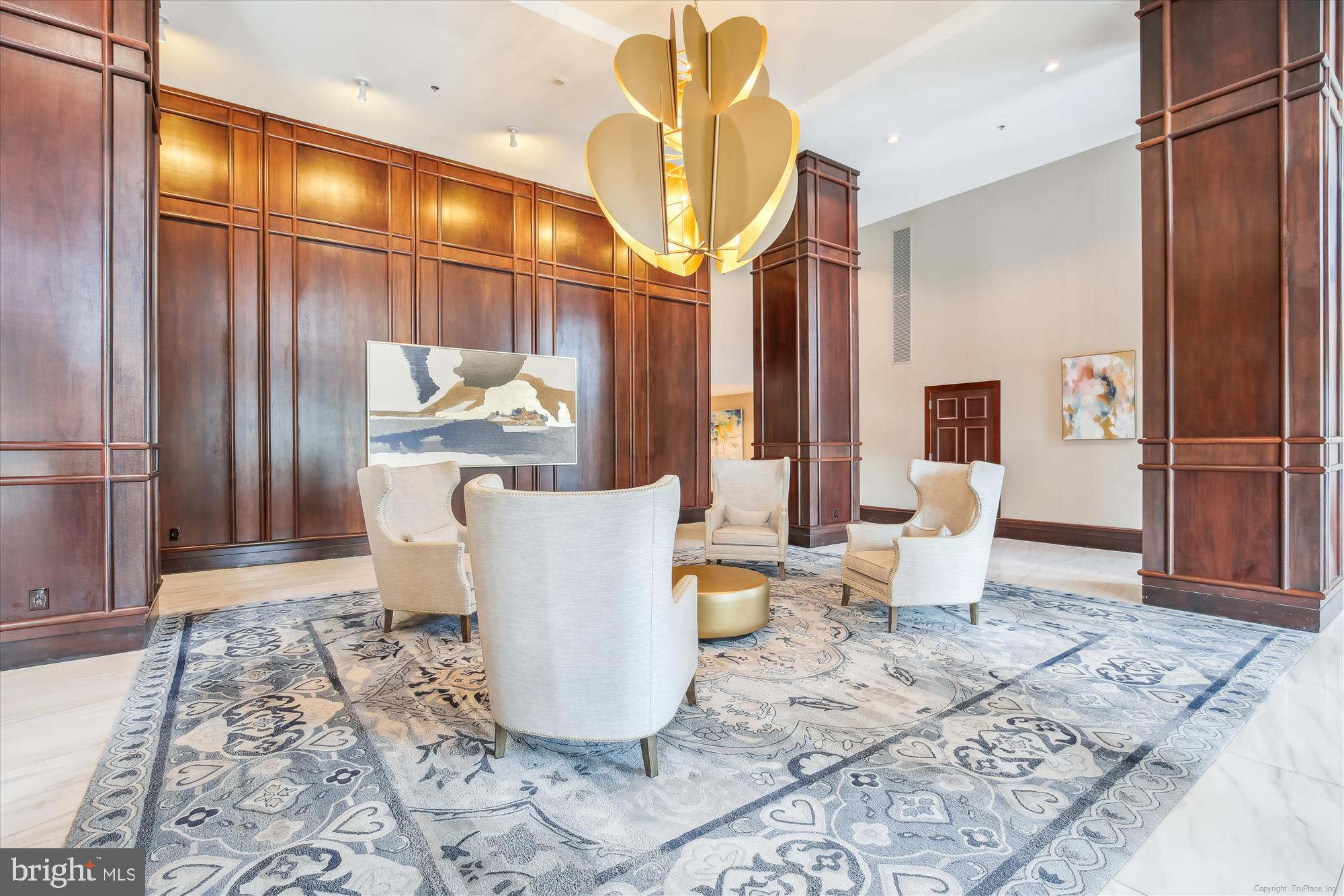 THE WISCONSIN - Residential