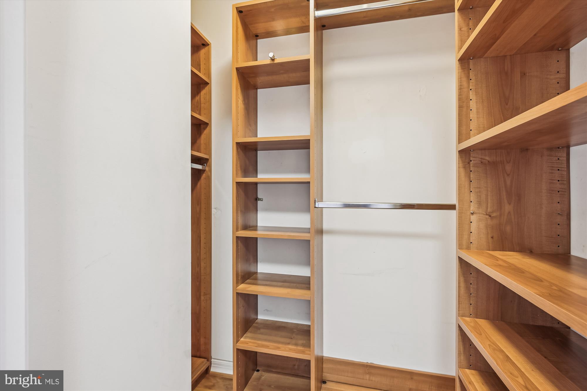 THE WISCONSIN - Residential