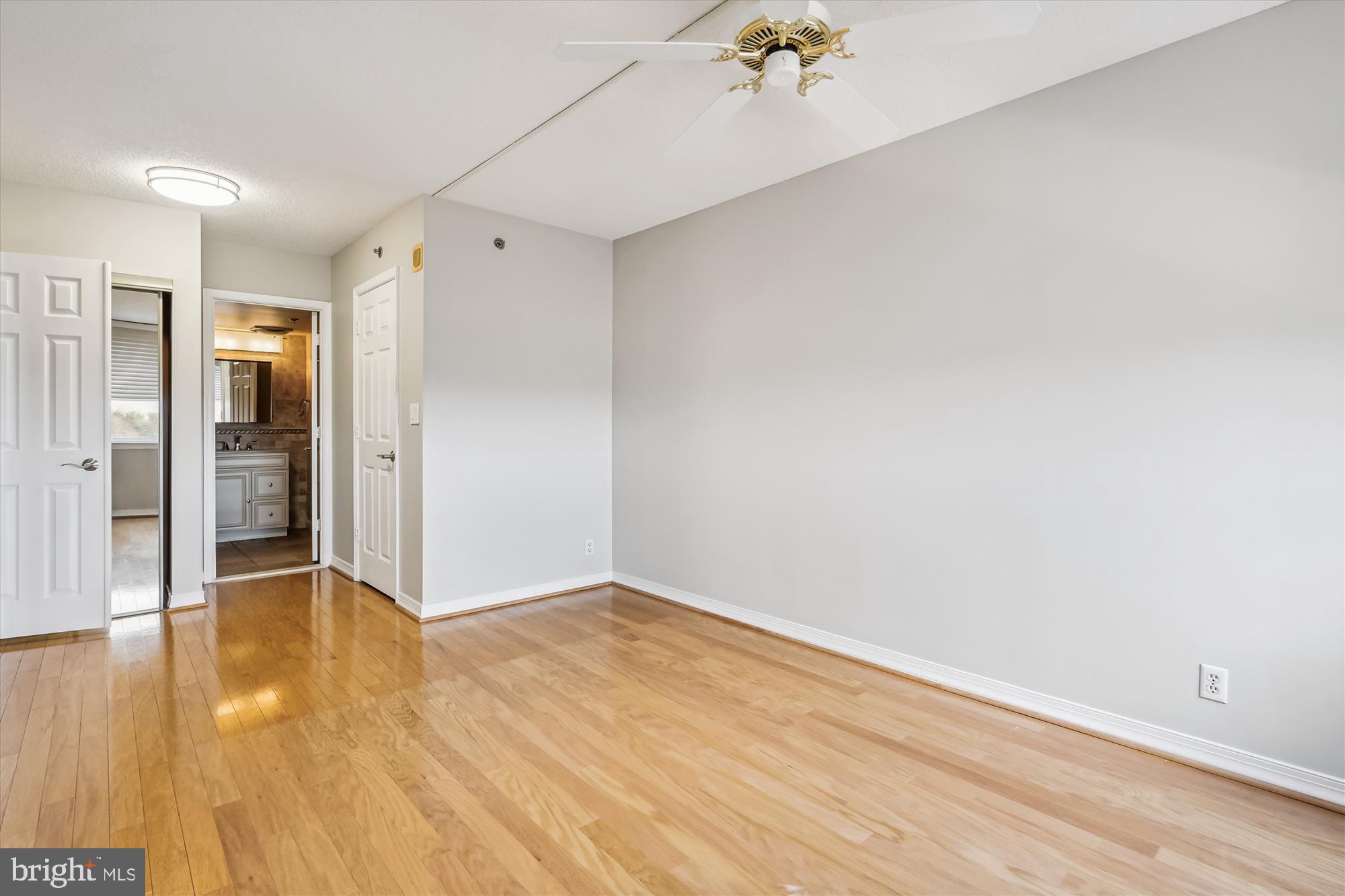 THE WISCONSIN - Residential