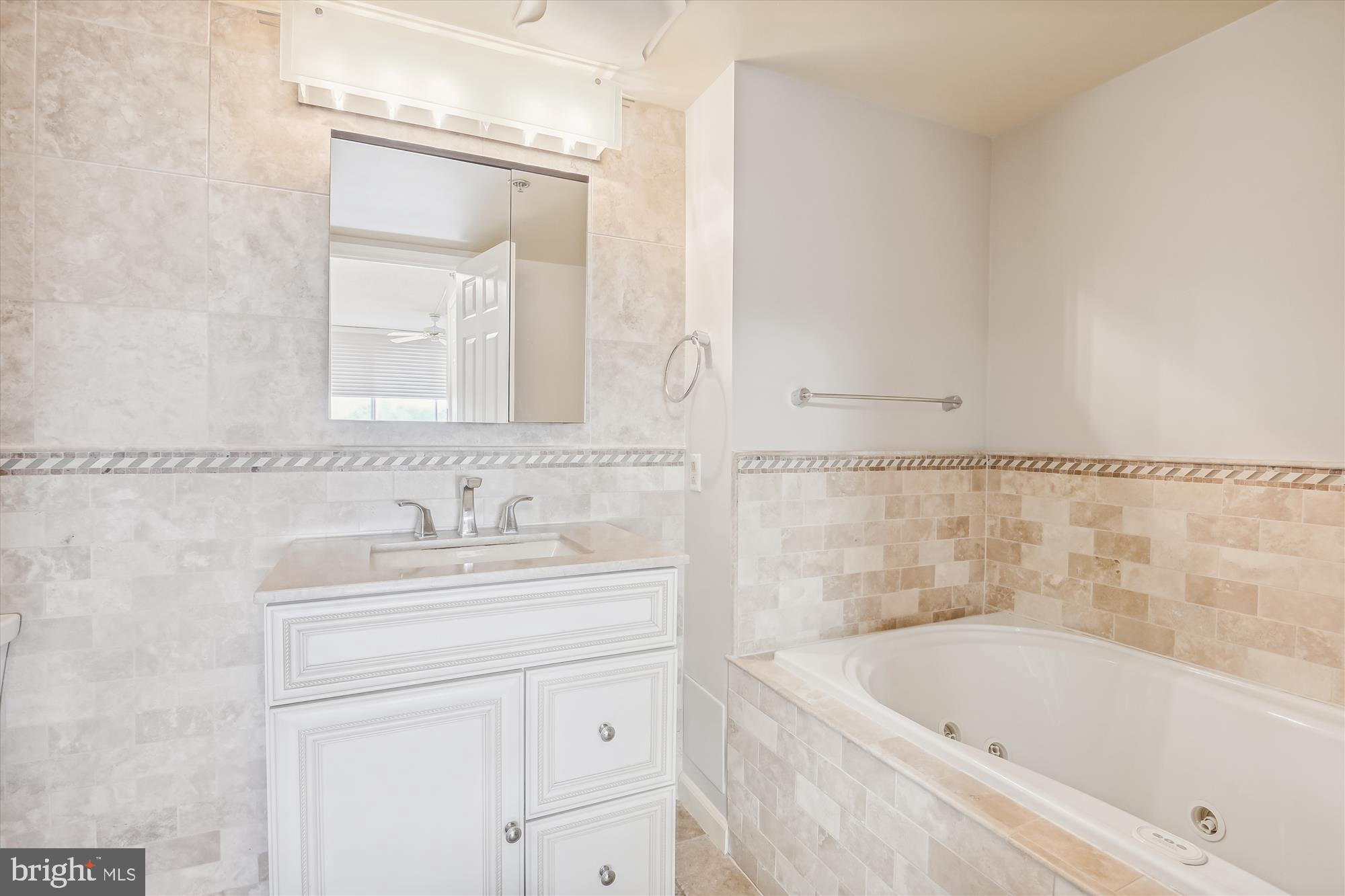 THE WISCONSIN - Residential