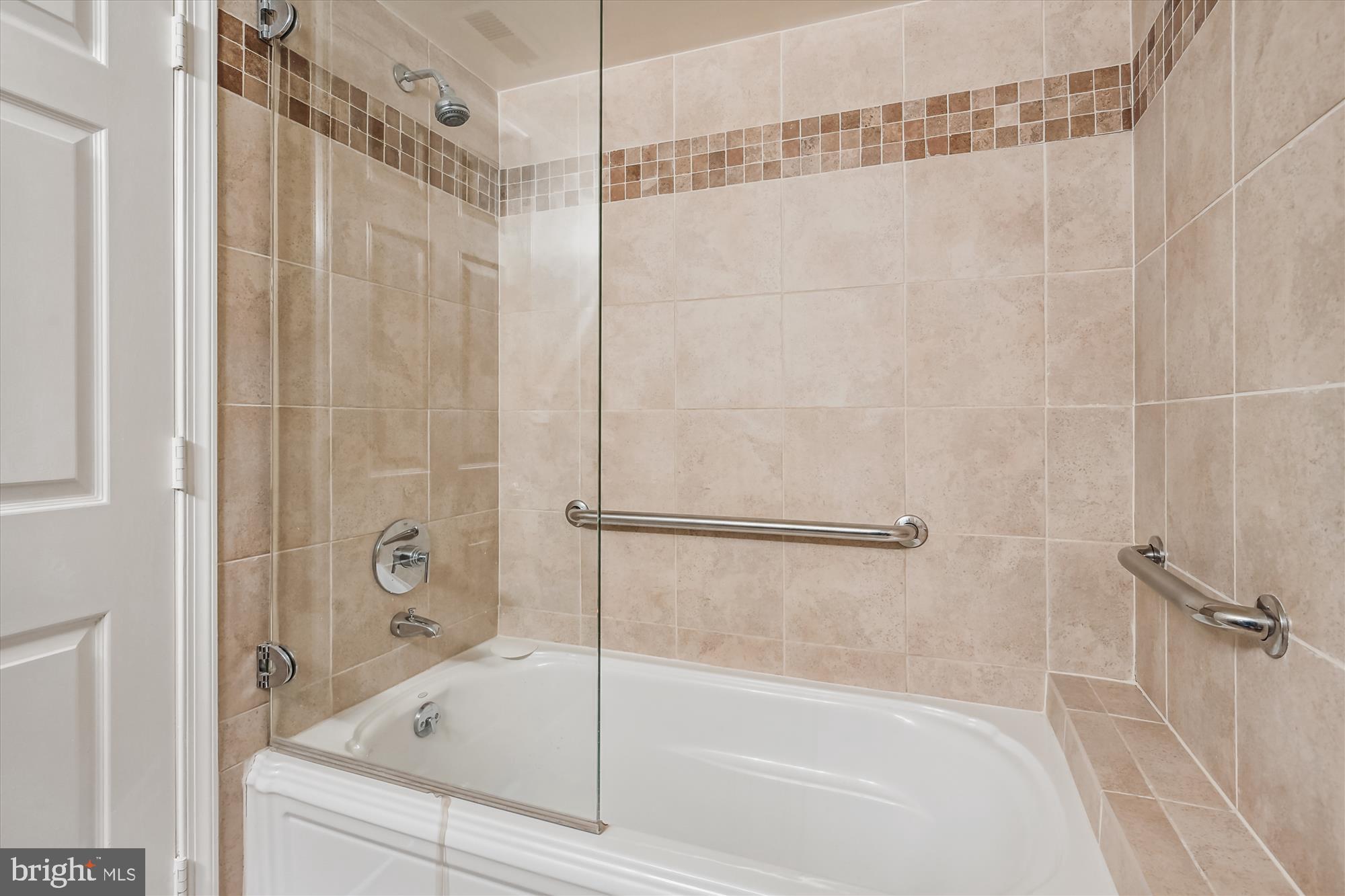 THE WISCONSIN - Residential