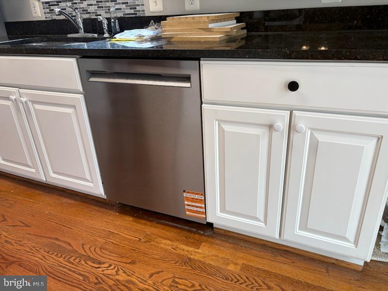 OAK HOLLOW - Residential