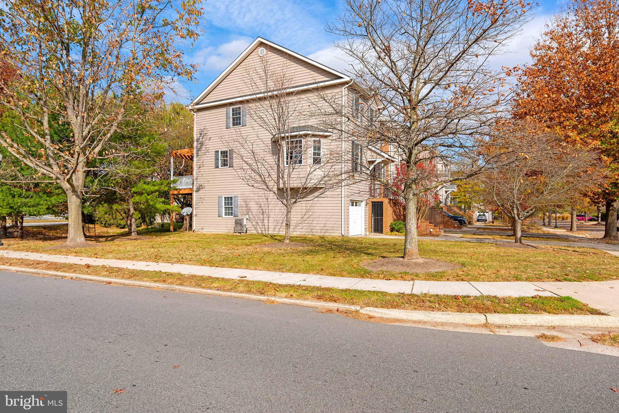 OAK HOLLOW - Residential