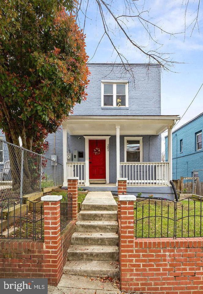 131 DARRINGTON STREET SW