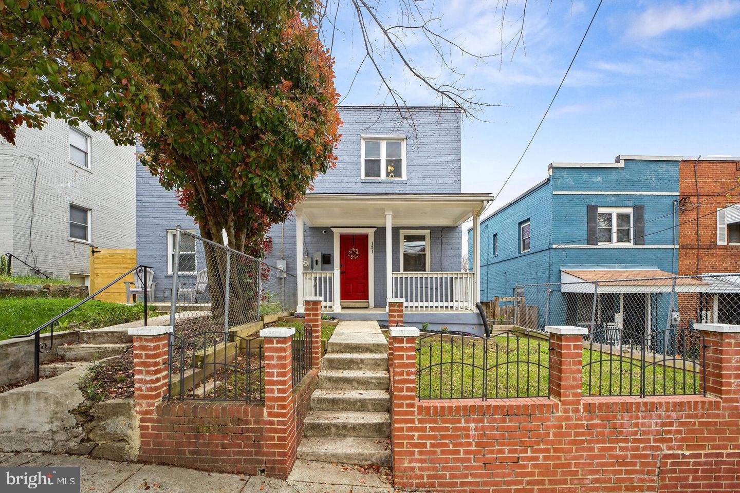 131 DARRINGTON STREET SW