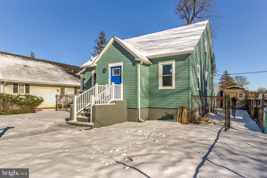 COMPLETELY remodeled, 4 bedroom cape cod!!  This home has an open floor plan and has been fully updated from floor to ceiling.  It features a bonus sun room off of the family room and a detached garage for convenient parking.   The top floor of the home is where you will find the spacious Owner's Suite, while the main level has 1 bedroom and 1 full bath and the finished basement is home to an additional two bedrooms and another full bath.   New roof, new appliances, new flooring, new carpet and HVAC! Situated on a quiet, tree-lined street close to 83. Don't miss two great opportunities for home buyers in the Howard Park area! The Healthy Neighborhoods loan program features low qualifying credit scores, low interest rates, no mortgage insurance, and a $10,000 matching grant. The Howard Park home buying incentive also features a $10,000 matching grant.