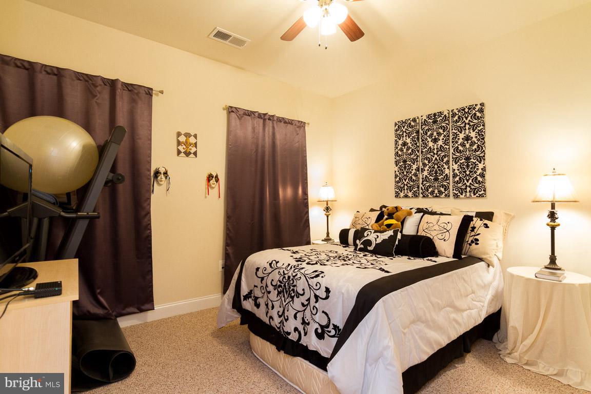 POTOMAC CLUB - Residential