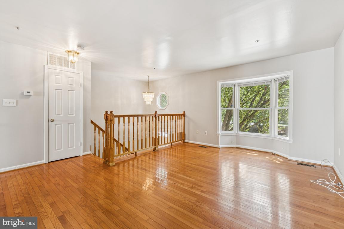 3539 EMPEROR COURT
