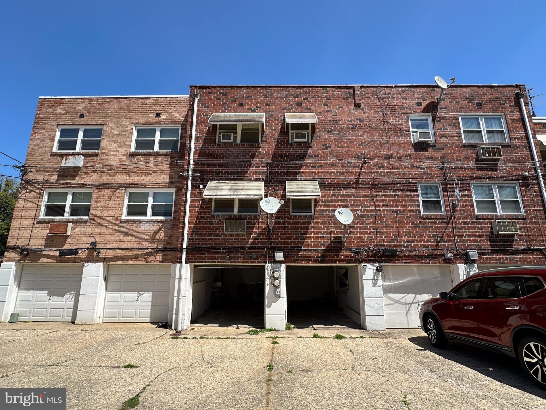 ROXBOROUGH - Residential Lease