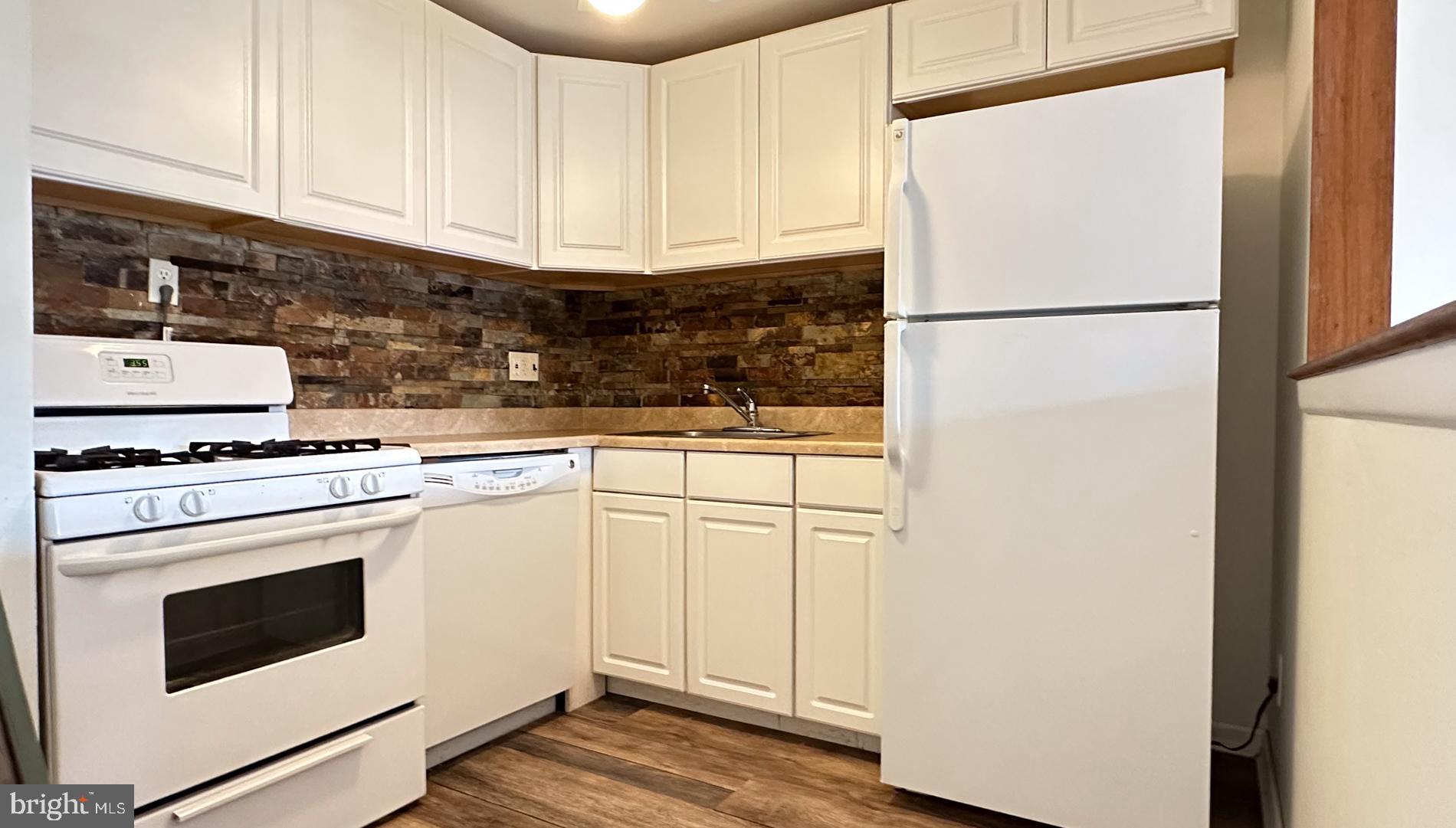 ROXBOROUGH - Residential Lease