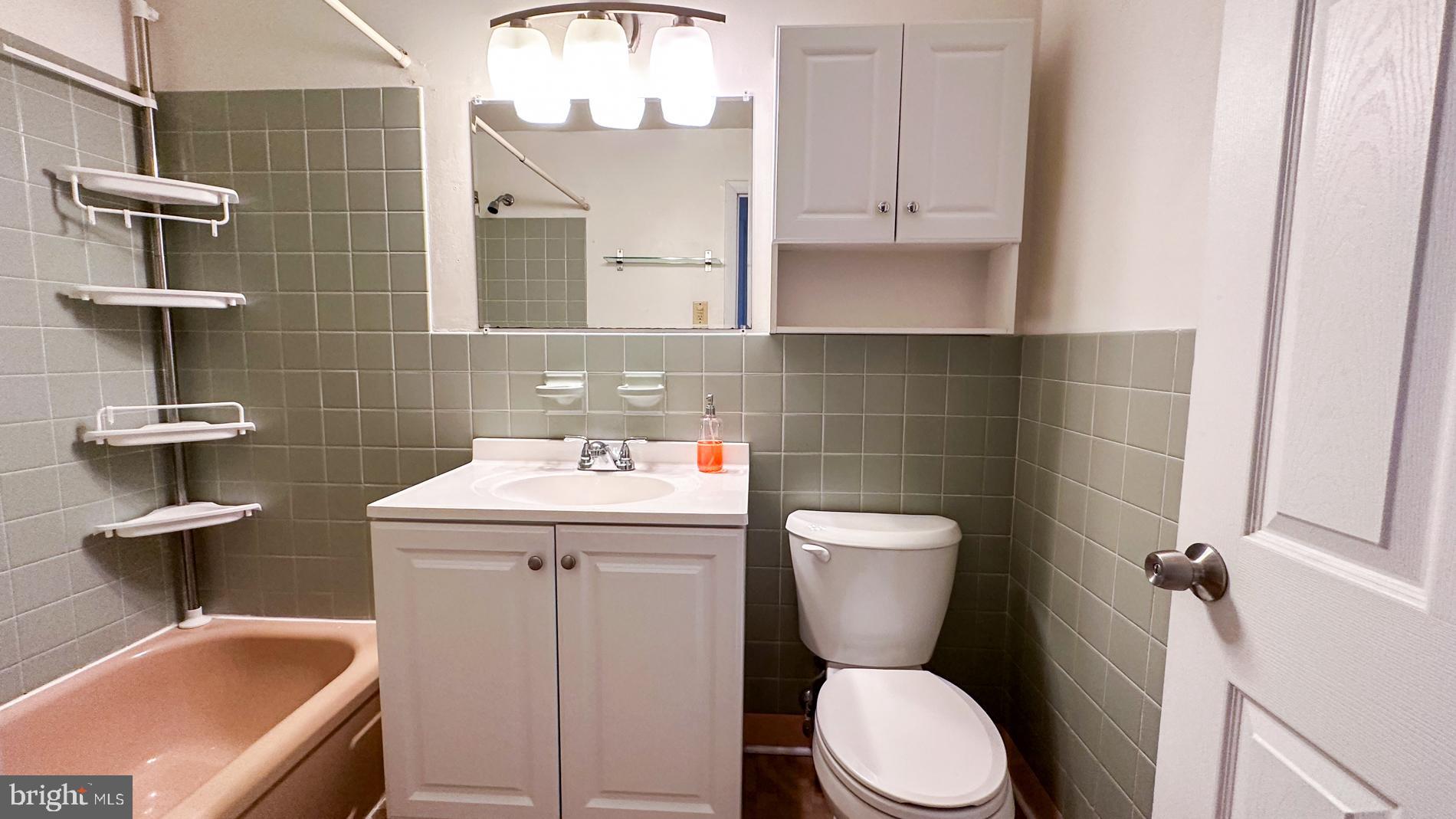 ROXBOROUGH - Residential Lease