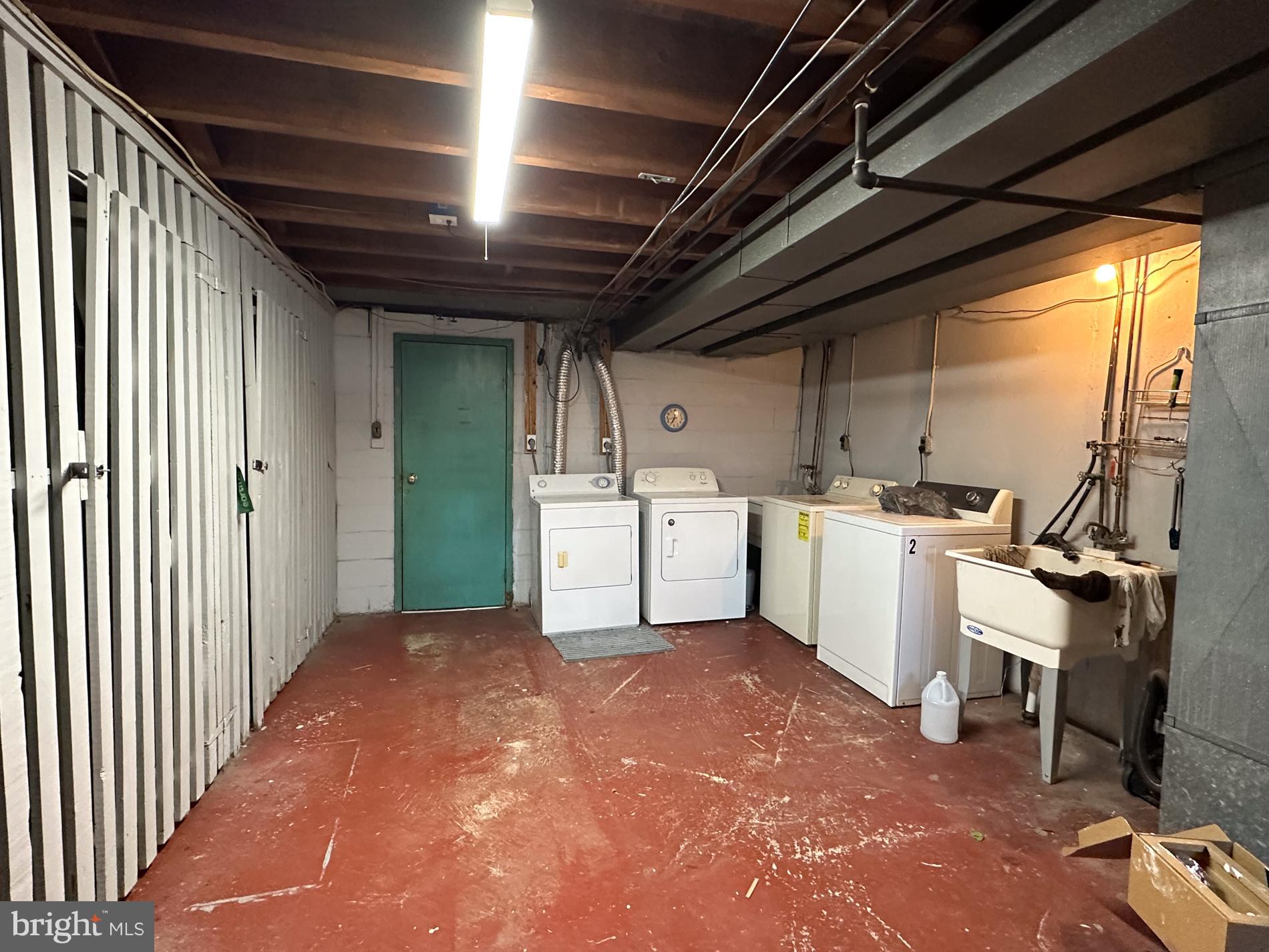 ROXBOROUGH - Residential Lease