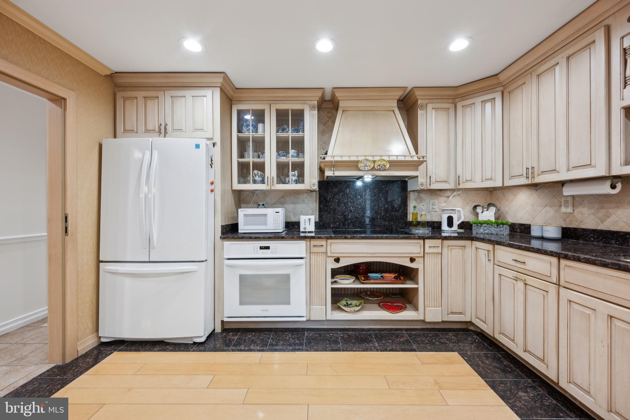 ALTA VISTA - Residential