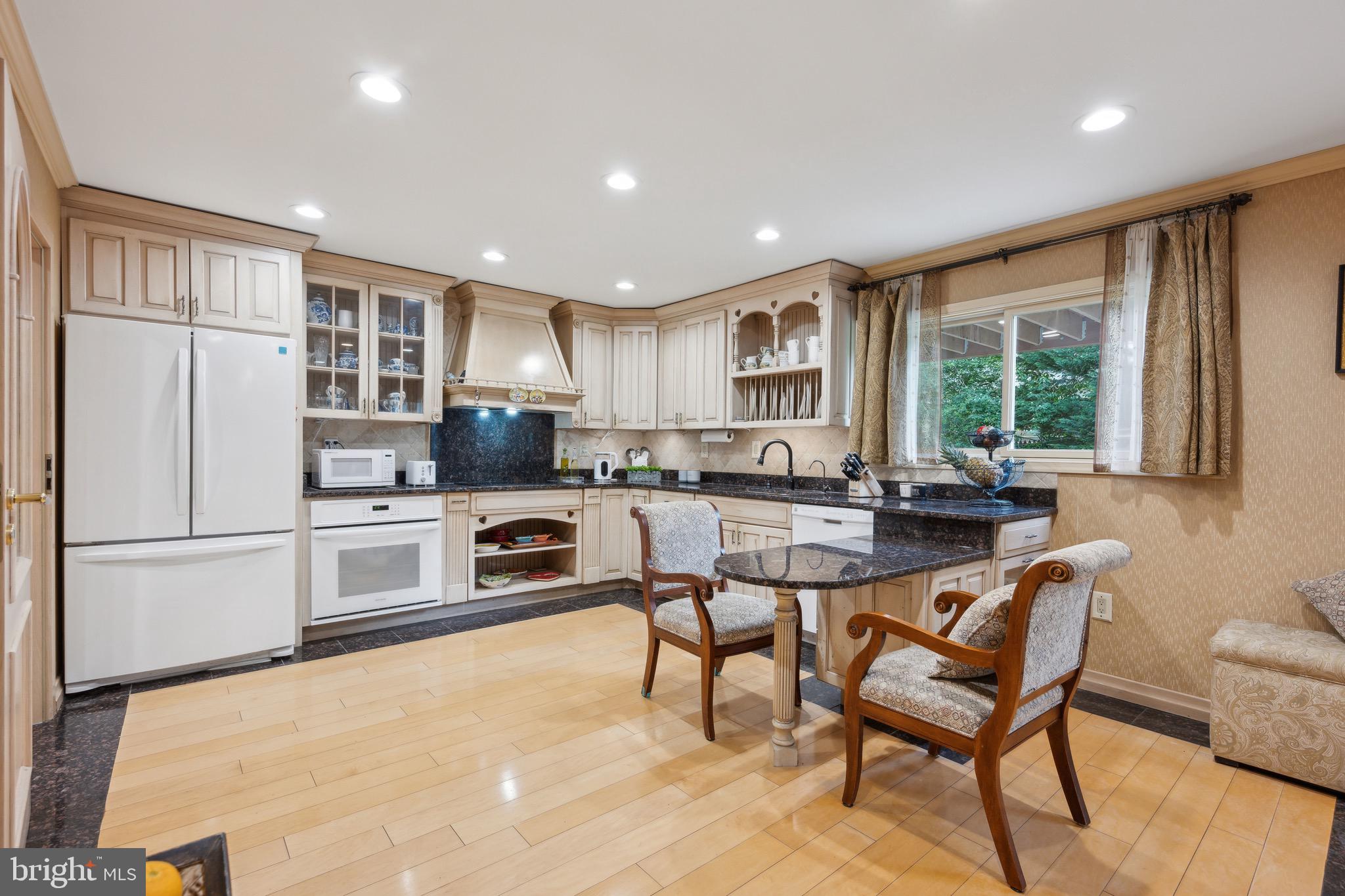 ALTA VISTA - Residential