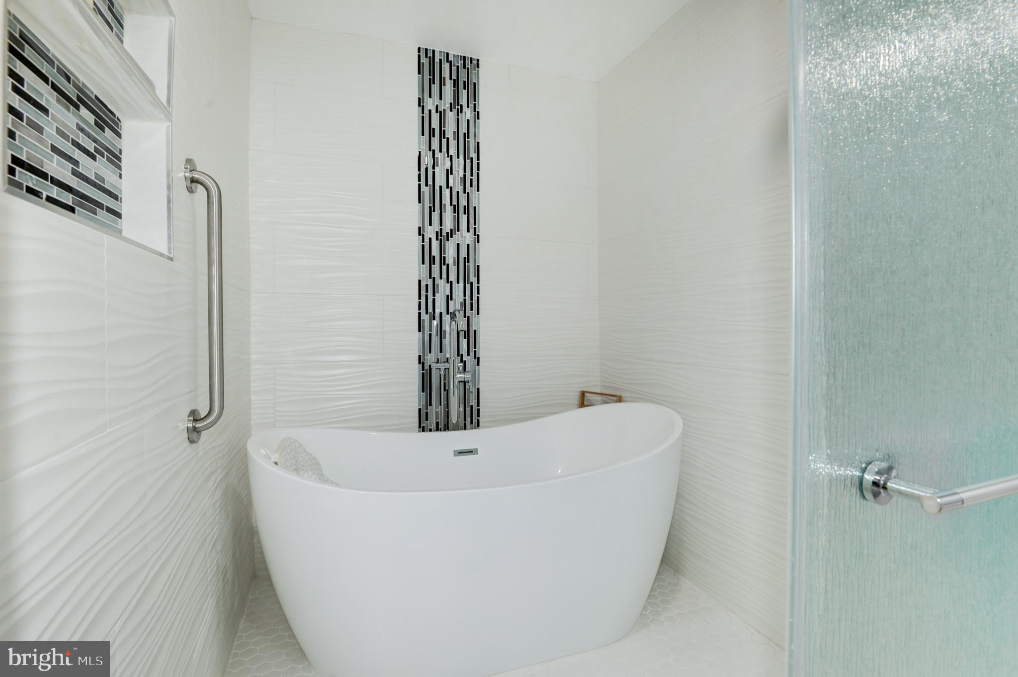 RESTON - Residential Lease