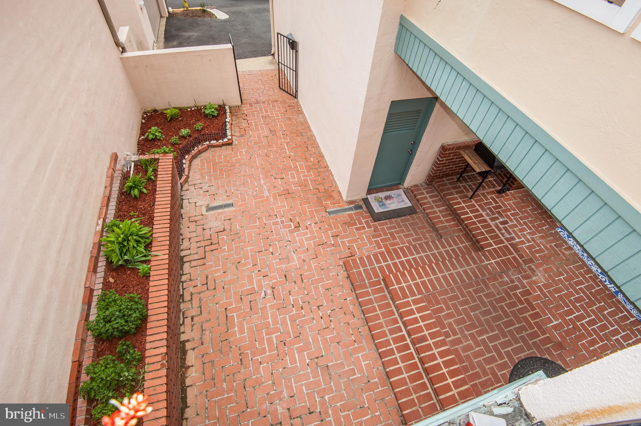 RESTON - Residential Lease