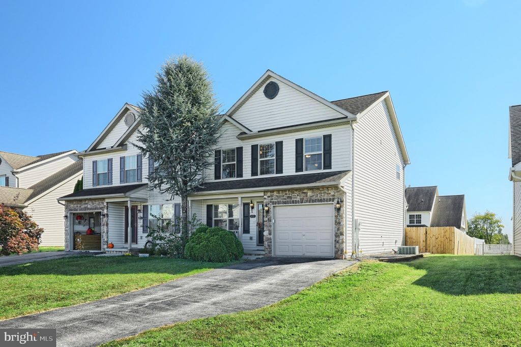 Photo of 39 Birch Drive, HANOVER, PA 17331 (MLS # PAAD2020148)