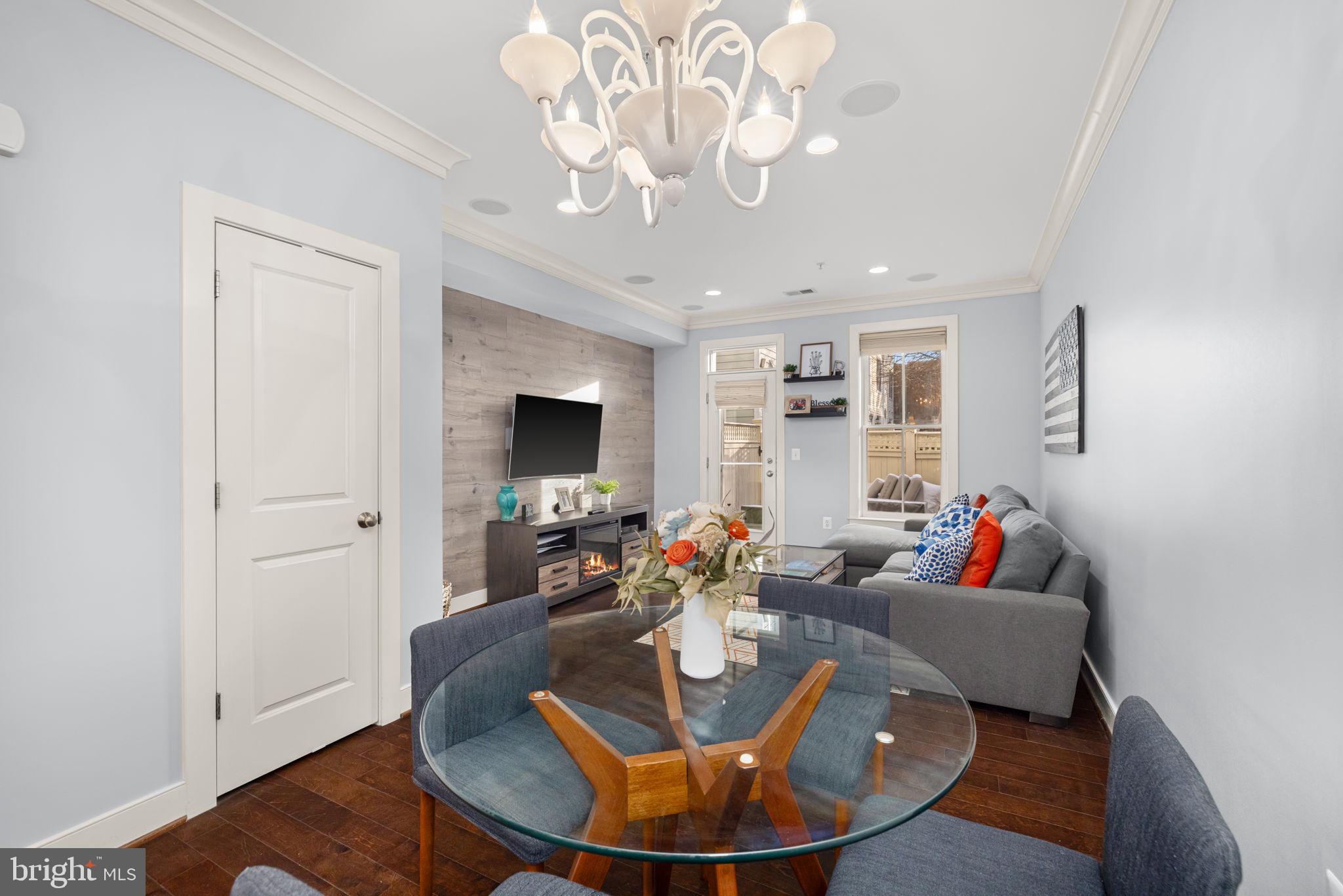 OLD TOWN COMMONS - Residential