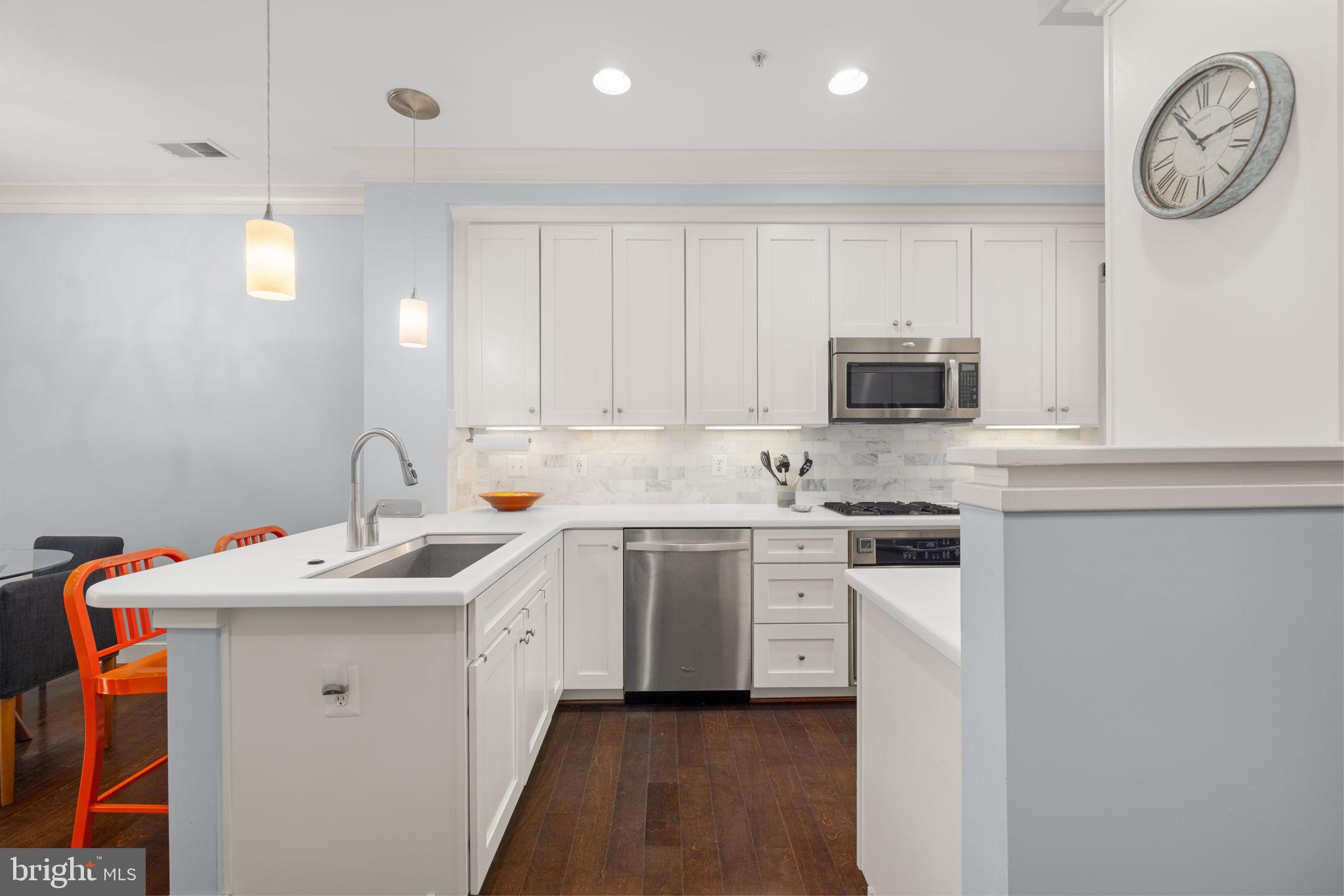 808 MONTGOMERY STREET