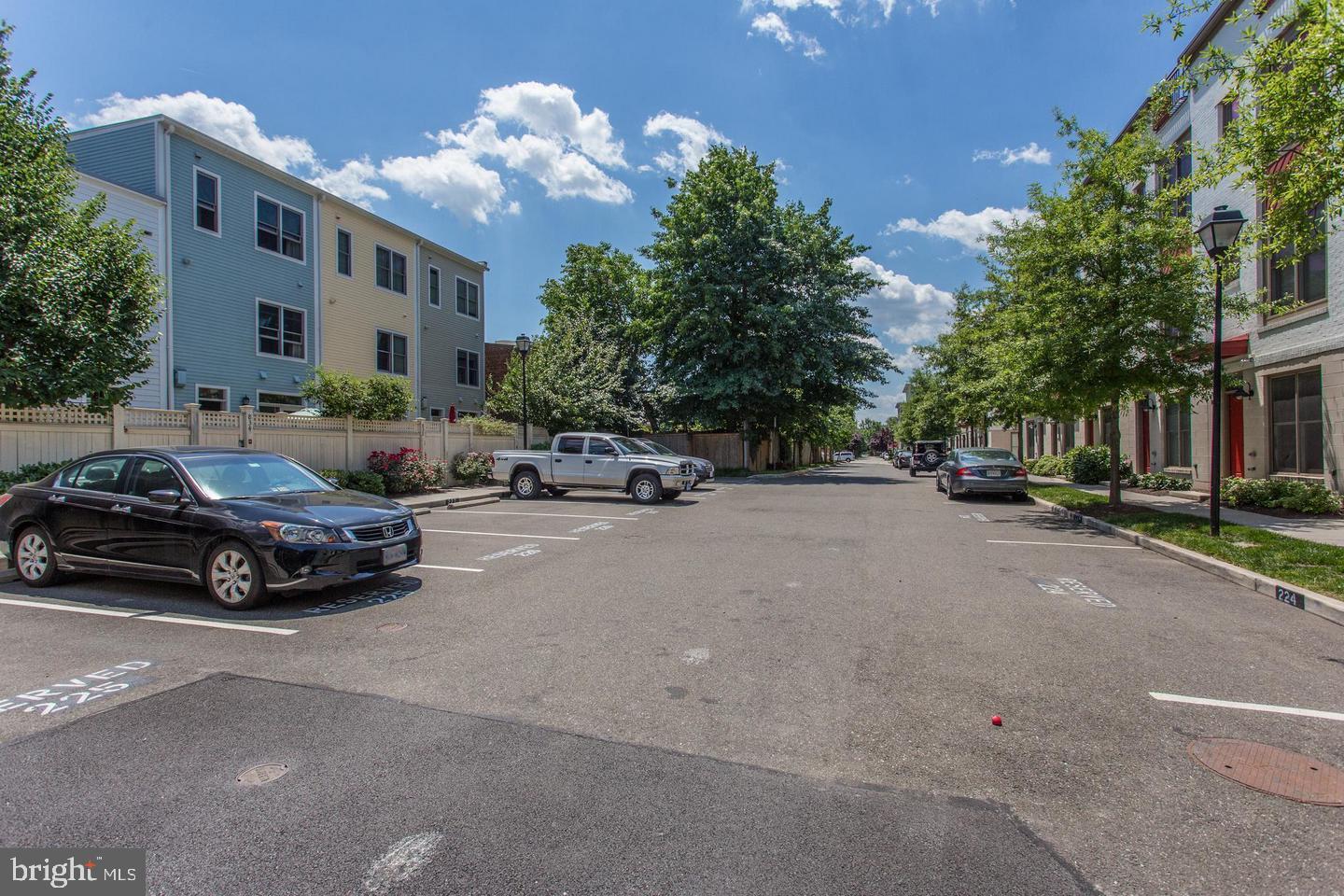 OLD TOWN COMMONS - Residential