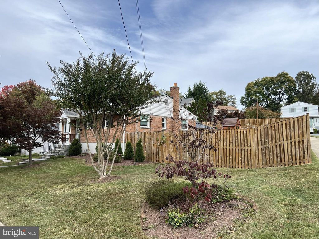 Photo of 1001 Gabel Street, SILVER SPRING, MD 20901 (MLS # MDMC2204794)