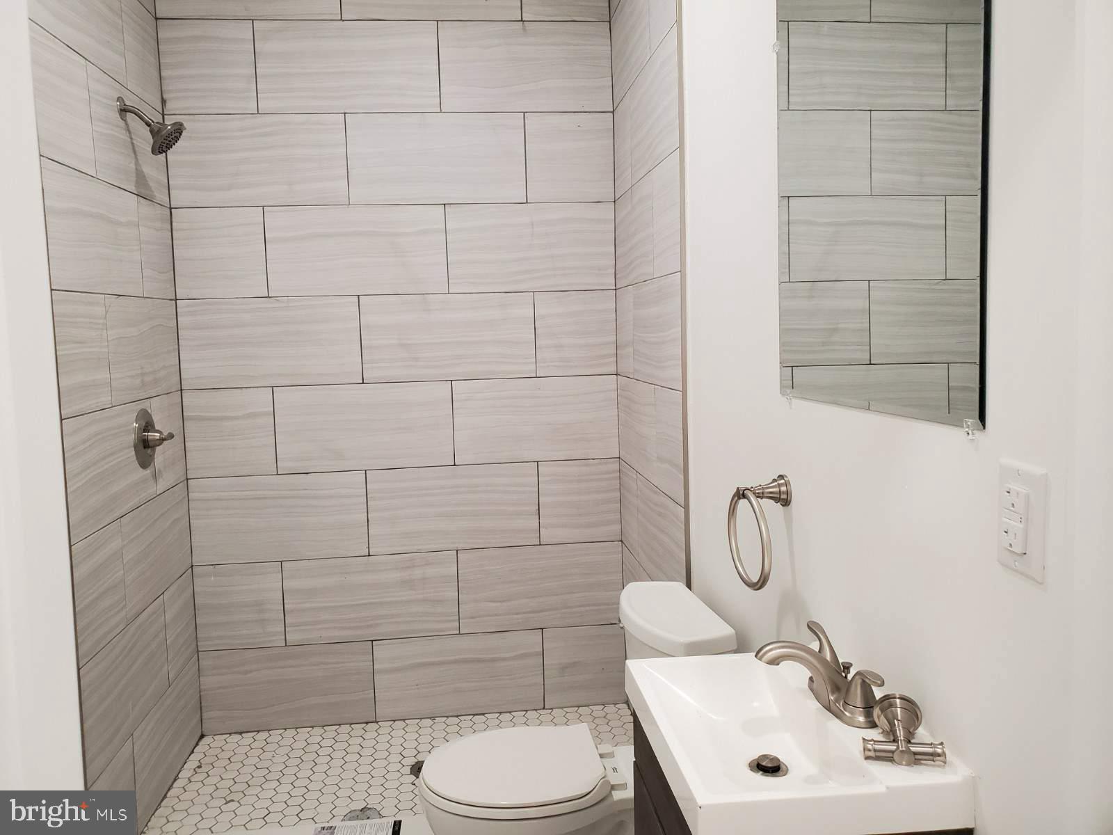 TEMPLE UNIVERSITY - Residential Lease